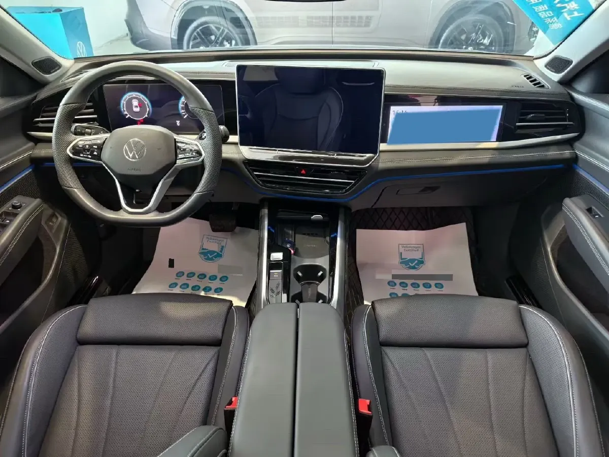 2025 Volkswagen Passat 2.0T 220HP L4 7DCT,autocango,china used car exporter,china ev exporter,chinese used car exporter,chinese used ev exporter