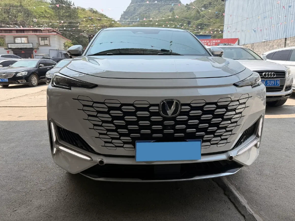 2021 ChangAn UNI-K 2.0T 233HP L4 8AT,autocango,china used car exporter,china ev exporter,chinese used car exporter,chinese used ev exporter