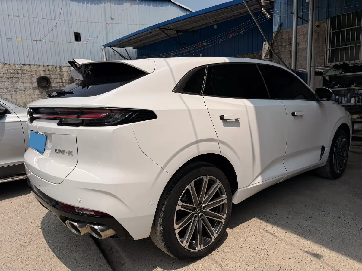 2021 ChangAn UNI-K 2.0T 233HP L4 8AT,autocango,china used car exporter,china ev exporter,chinese used car exporter,chinese used ev exporter