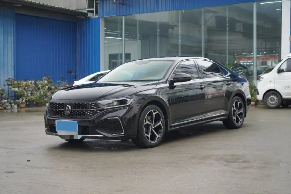 2023 Volkswagen Passat 2.0T 186HP L4 7DCT,autocango,china used car exporter,china ev exporter,chinese used car exporter,chinese used ev exporter