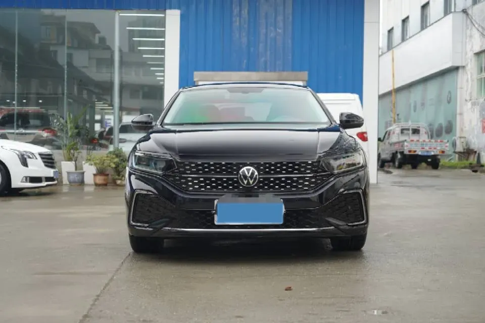 2023 Volkswagen Passat 2.0T 186HP L4 7DCT,autocango,china used car exporter,china ev exporter,chinese used car exporter,chinese used ev exporter