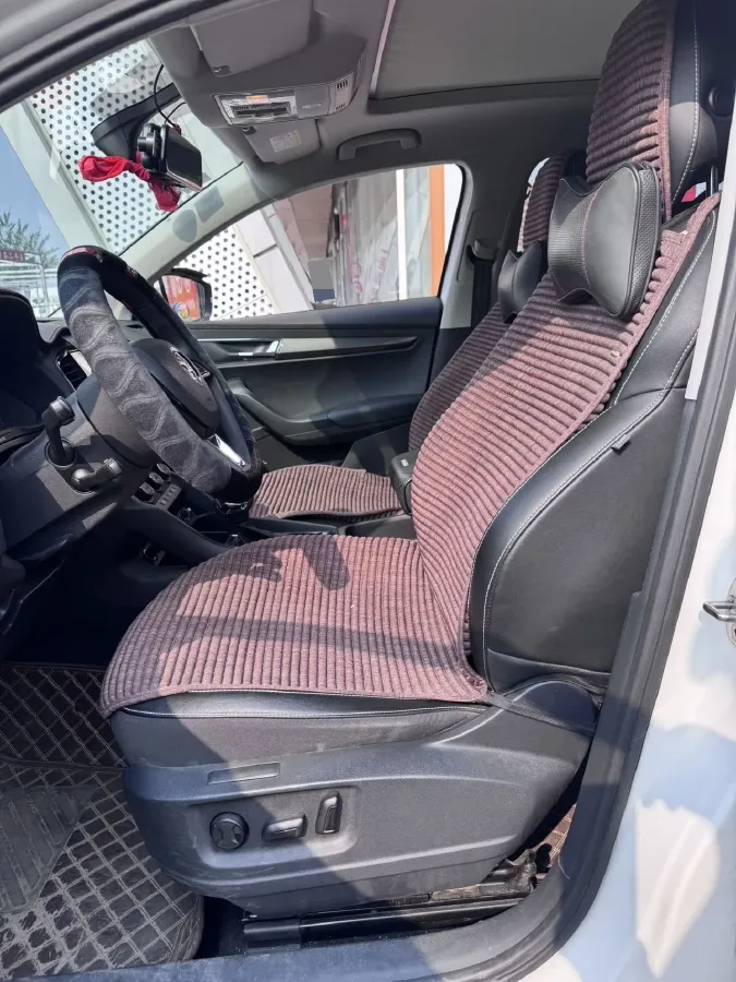 2020 Skoda Karoq 1.4T 150HP L4 7DCT,autocango,china used car exporter,china ev exporter,chinese used car exporter,chinese used ev exporter