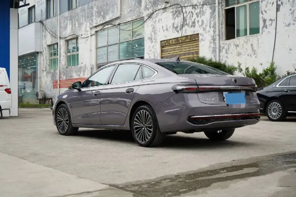 2025 Volkswagen Passat 2.0T 220HP L4 7DCT,autocango,china used car exporter,china ev exporter,chinese used car exporter,chinese used ev exporter