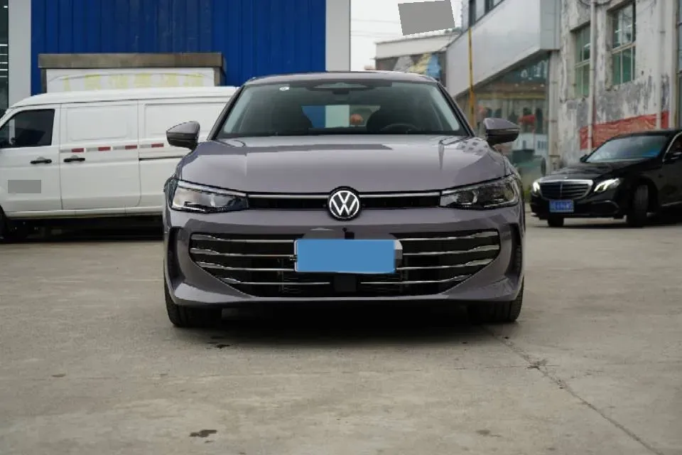 2025 Volkswagen Passat 2.0T 220HP L4 7DCT,autocango,china used car exporter,china ev exporter,chinese used car exporter,chinese used ev exporter