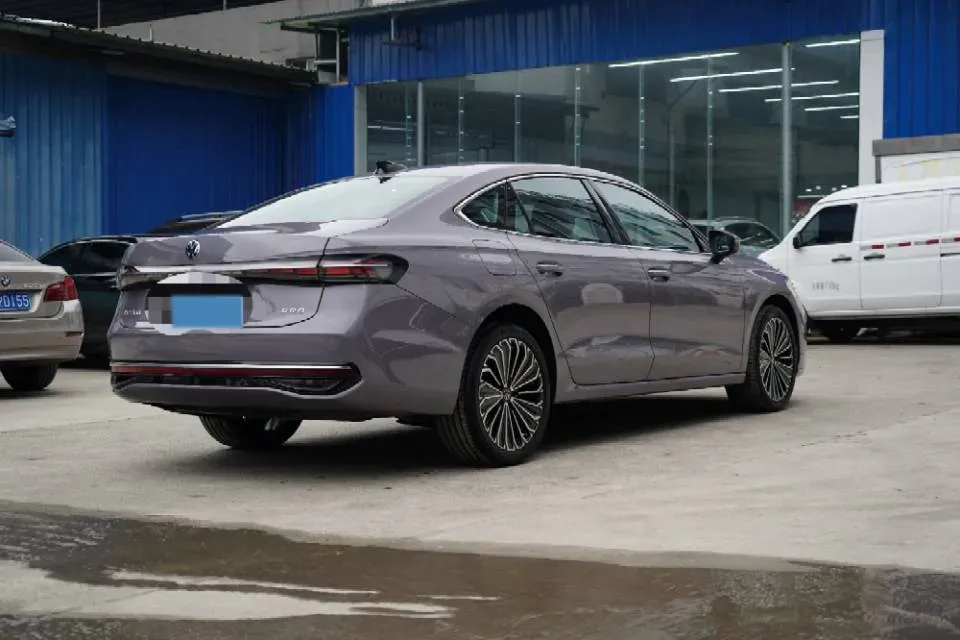 2025 Volkswagen Passat 2.0T 220HP L4 7DCT,autocango,china used car exporter,china ev exporter,chinese used car exporter,chinese used ev exporter