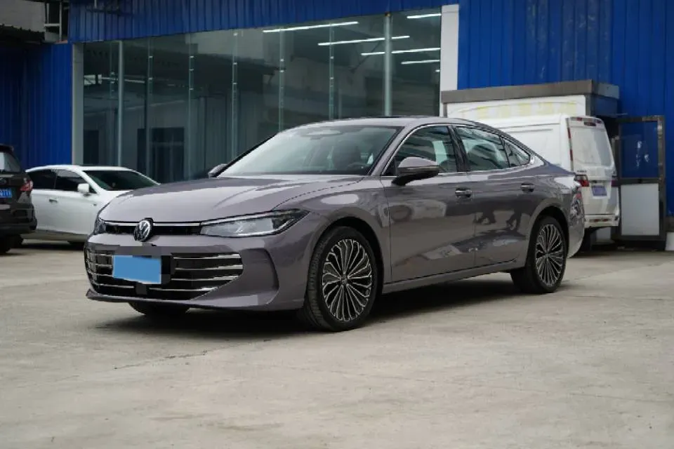 2025 Volkswagen Passat 2.0T 220HP L4 7DCT,autocango,china used car exporter,china ev exporter,chinese used car exporter,chinese used ev exporter