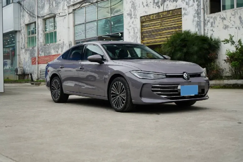 2025 Volkswagen Passat 2.0T 220HP L4 7DCT,autocango,china used car exporter,china ev exporter,chinese used car exporter,chinese used ev exporter
