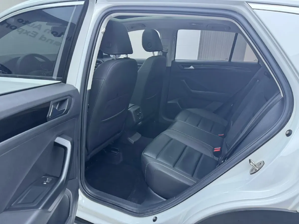 2022 Volkswagen T-Roc 1.4T 150HP L4 7DCT,autocango,china used car exporter,china ev exporter,chinese used car exporter,chinese used ev exporter