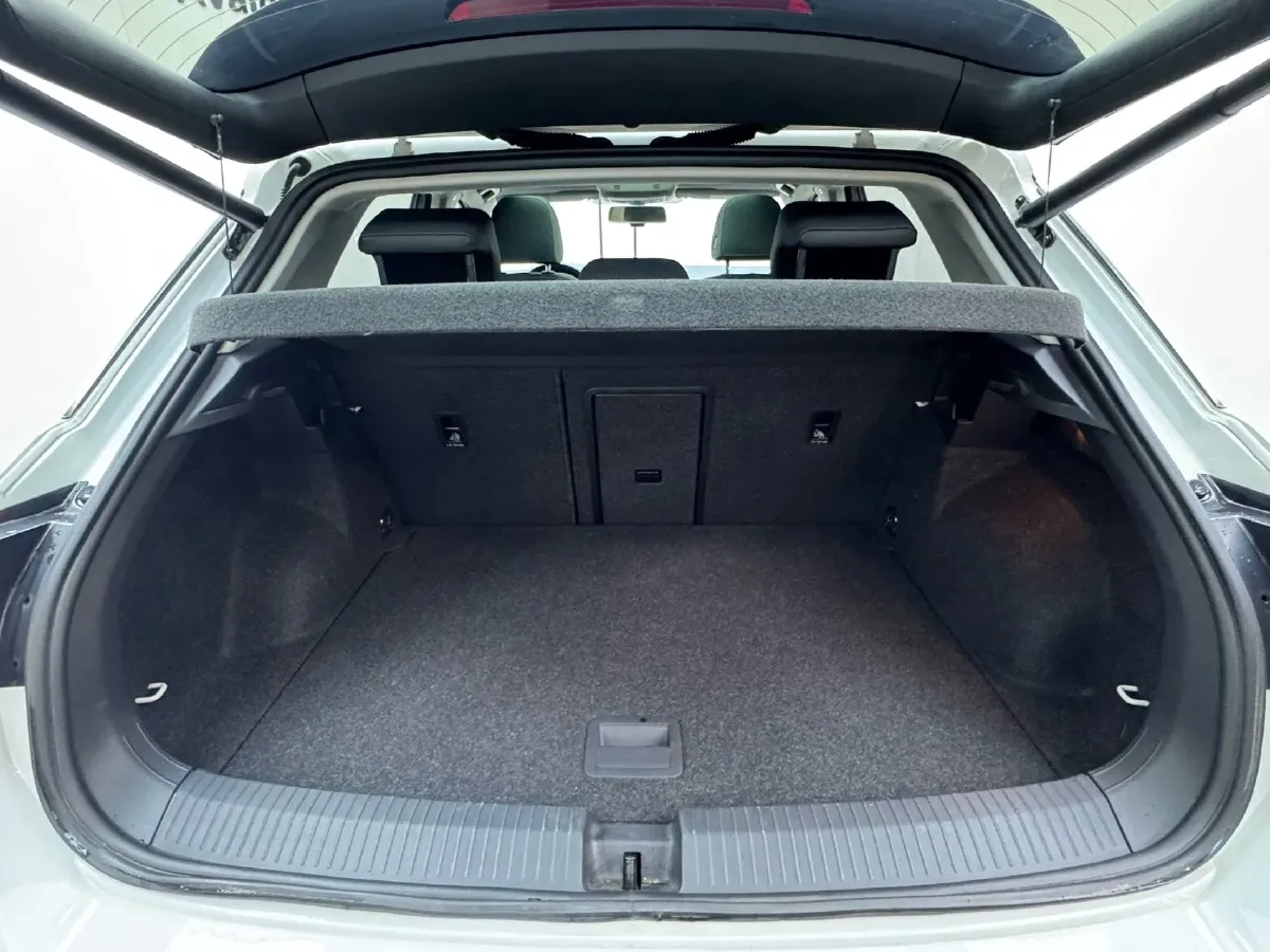 2022 Volkswagen T-Roc 1.4T 150HP L4 7DCT,autocango,china used car exporter,china ev exporter,chinese used car exporter,chinese used ev exporter