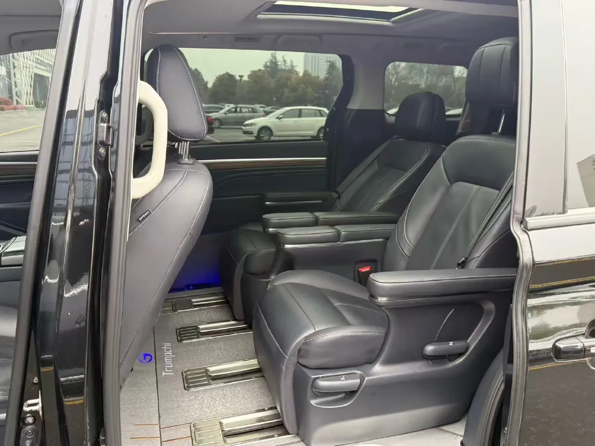 2023 GAC Trumpchi M8 2.0T 252HP L4 8AT,autocango,china used car exporter,china ev exporter,chinese used car exporter,chinese used ev exporter