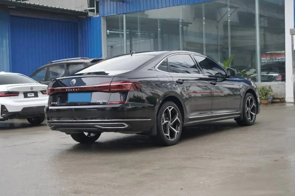 2024 Volkswagen Passat 2.0T 220HP L4 7DCT,autocango,china used car exporter,china ev exporter,chinese used car exporter,chinese used ev exporter