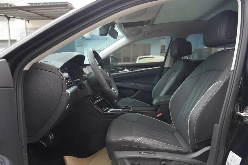 2024 Volkswagen Passat 2.0T 220HP L4 7DCT,autocango,china used car exporter,china ev exporter,chinese used car exporter,chinese used ev exporter