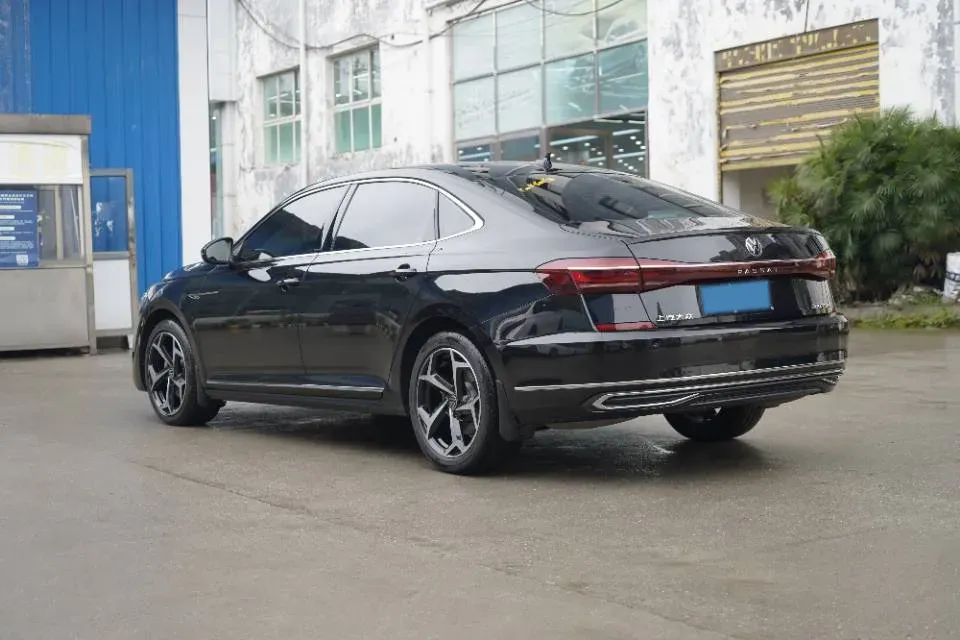 2024 Volkswagen Passat 2.0T 220HP L4 7DCT,autocango,china used car exporter,china ev exporter,chinese used car exporter,chinese used ev exporter