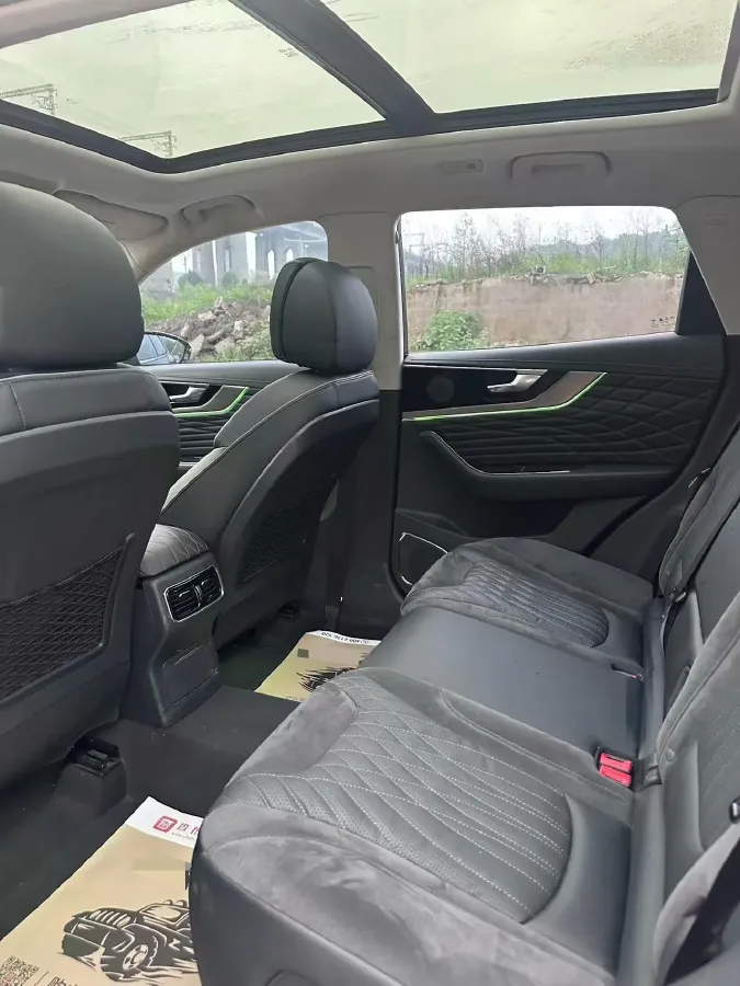 2022 HongQi HS5 2.0T 224HP L4 6AT,autocango,china used car exporter,china ev exporter,chinese used car exporter,chinese used ev exporter