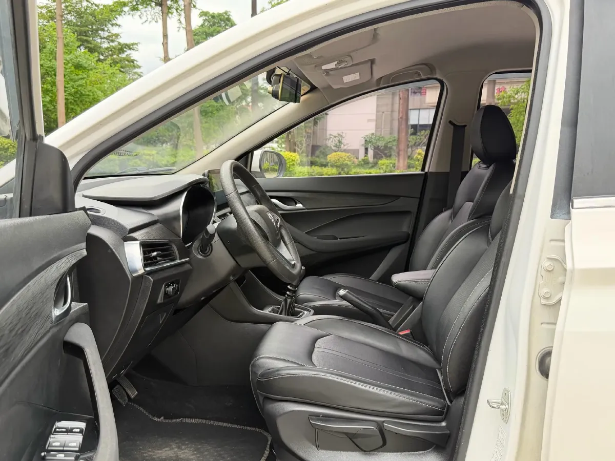 2018 BaoJun 360 1.5L 112HP L4 6MT,autocango,china used car exporter,china ev exporter,chinese used car exporter,chinese used ev exporter