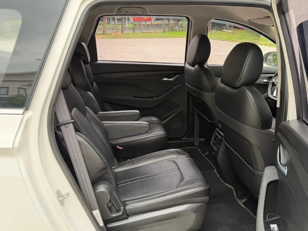 2018 BaoJun 360 1.5L 112HP L4 6MT,autocango,china used car exporter,china ev exporter,chinese used car exporter,chinese used ev exporter