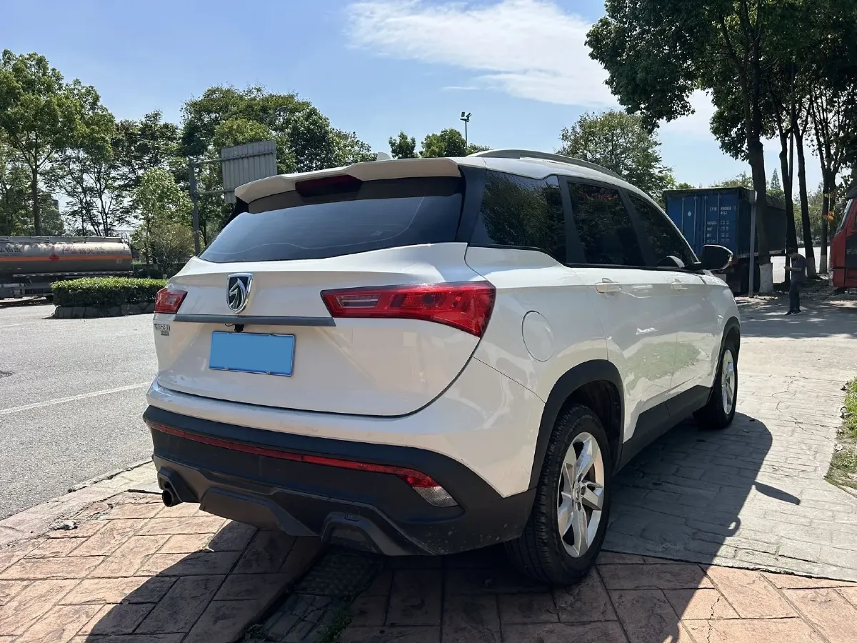 2019 BaoJun 530 1.5T 151HP L4 CVT,autocango,china used car exporter,china ev exporter,chinese used car exporter,chinese used ev exporter