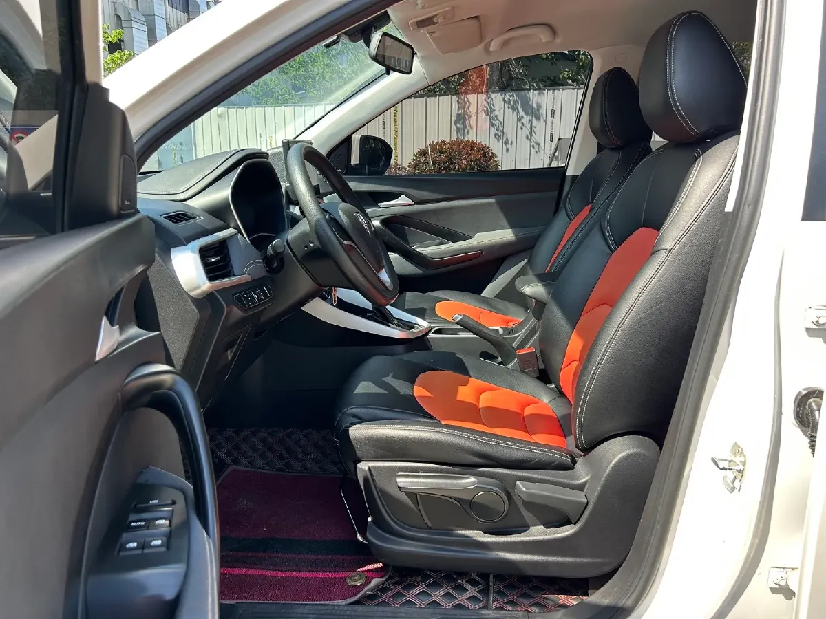 2019 BaoJun 530 1.5T 151HP L4 CVT,autocango,china used car exporter,china ev exporter,chinese used car exporter,chinese used ev exporter