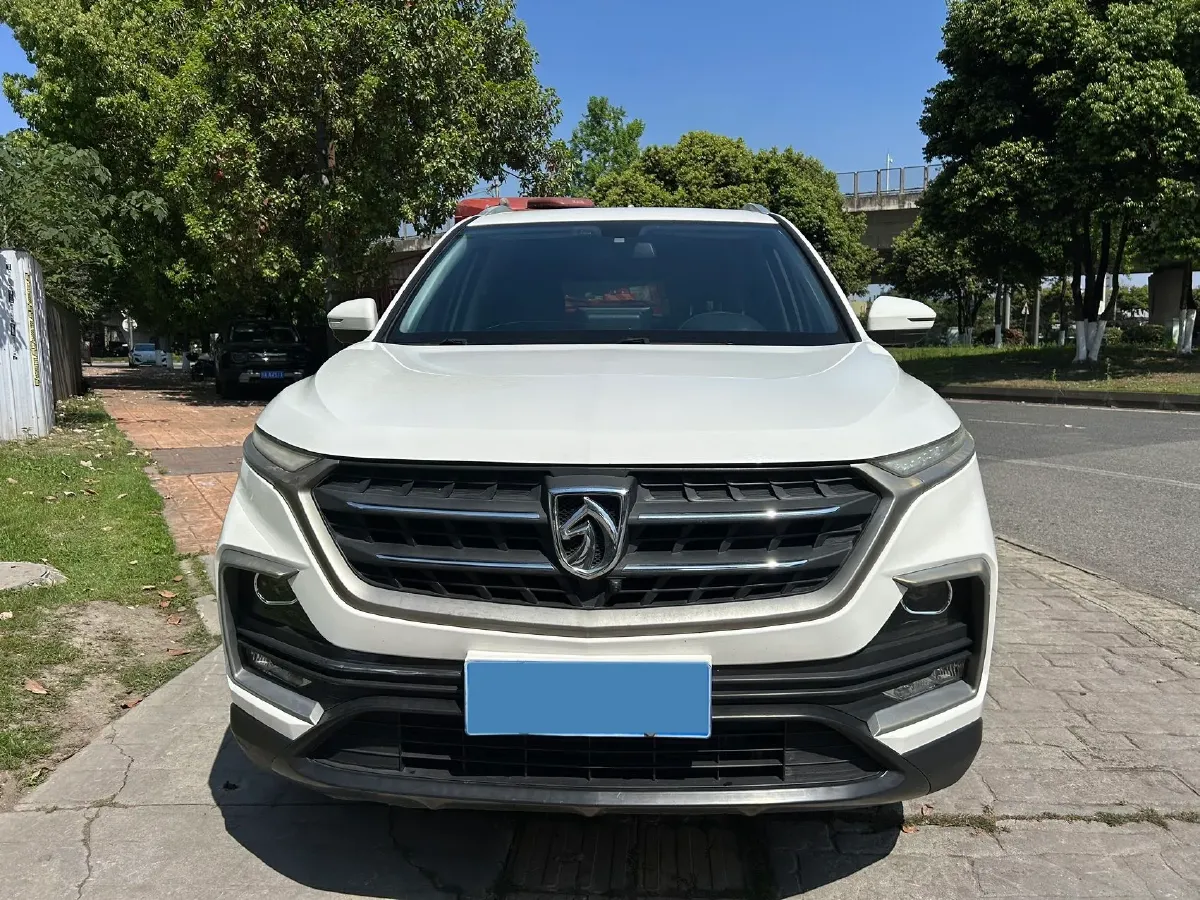 2019 BaoJun 530 1.5T 151HP L4 CVT,autocango,china used car exporter,china ev exporter,chinese used car exporter,chinese used ev exporter