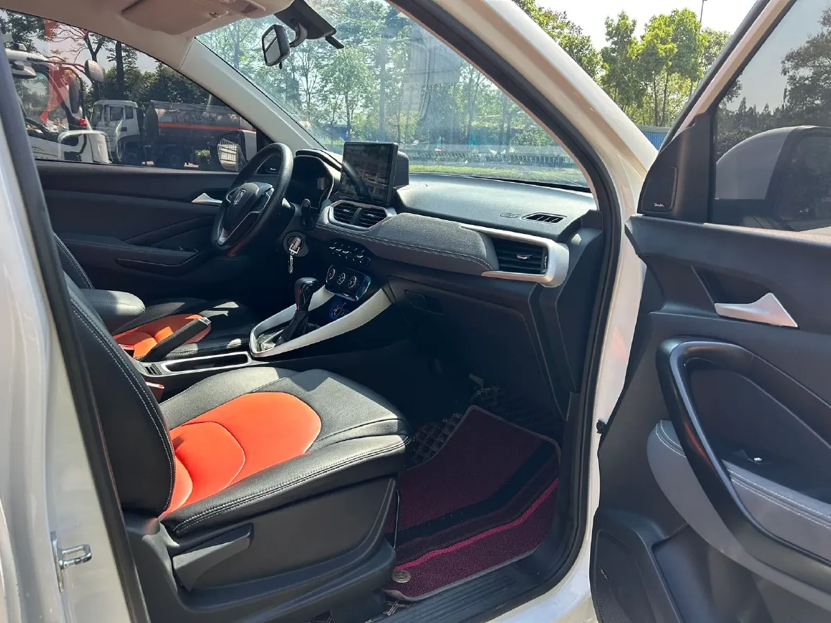 2019 BaoJun 530 1.5T 151HP L4 CVT,autocango,china used car exporter,china ev exporter,chinese used car exporter,chinese used ev exporter