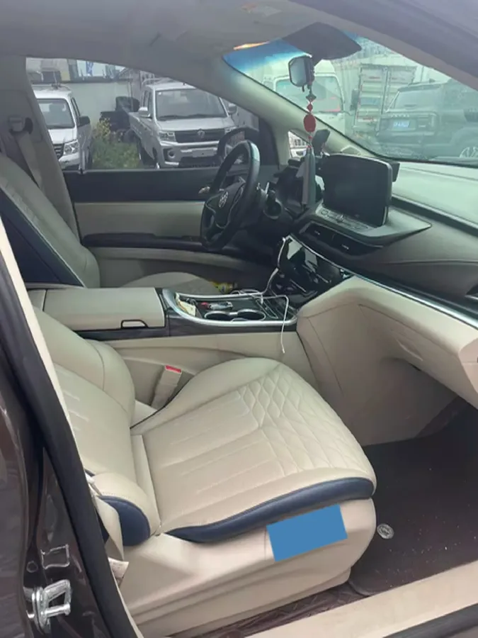 2023 Buick GL8 2.0T 237HP L4 9AT,autocango,china used car exporter,china ev exporter,chinese used car exporter,chinese used ev exporter