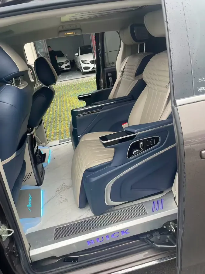 2023 Buick GL8 2.0T 237HP L4 9AT,autocango,china used car exporter,china ev exporter,chinese used car exporter,chinese used ev exporter