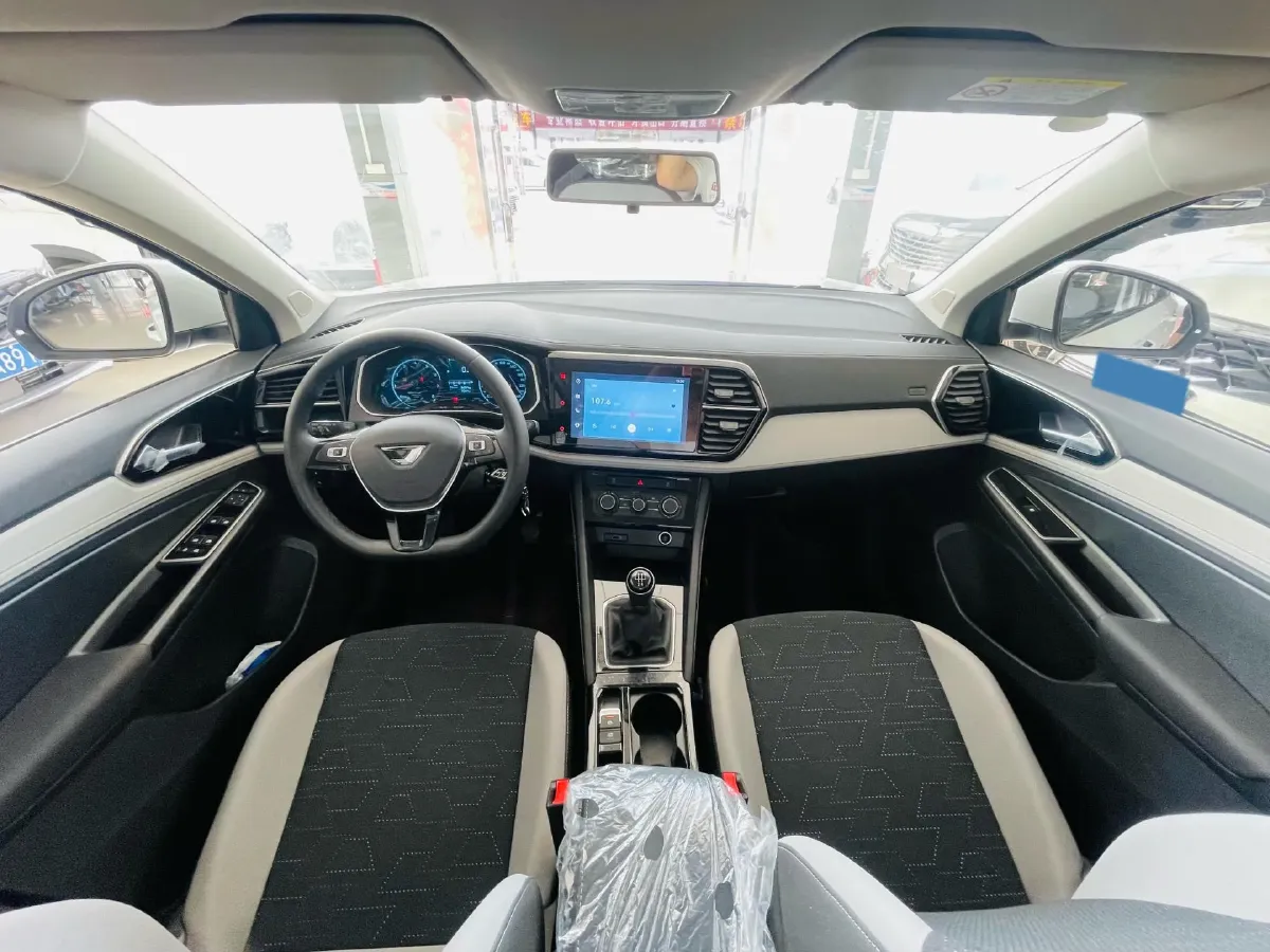 2024 Jetta VS5 1.4T 150HP L4 5MT,autocango,china used car exporter,china ev exporter,chinese used car exporter,chinese used ev exporter