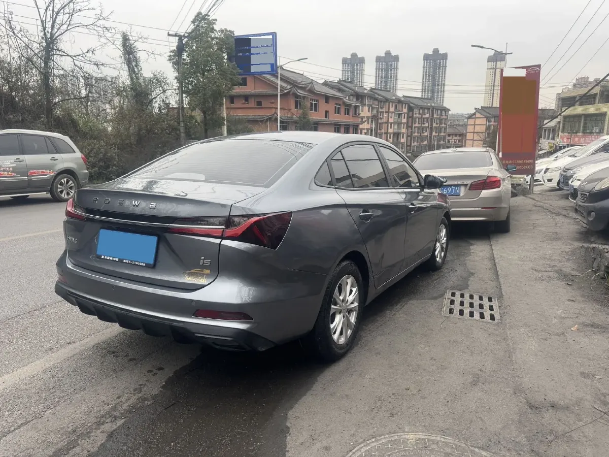 2023 Roewe i5 1.5L 129HP L4 5MT,autocango,china used car exporter,china ev exporter,chinese used car exporter,chinese used ev exporter