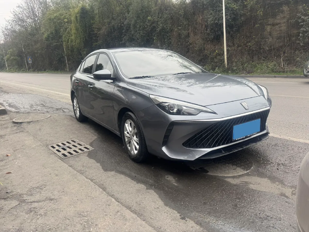 2023 Roewe i5 1.5L 129HP L4 5MT,autocango,china used car exporter,china ev exporter,chinese used car exporter,chinese used ev exporter