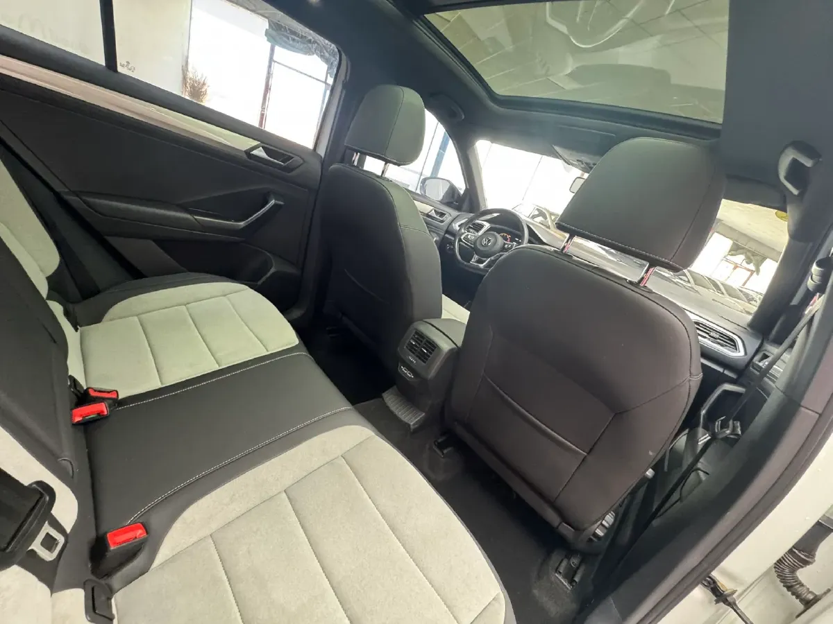 2022 Volkswagen T-Roc 1.4T 150HP L4 7DCT,autocango,china used car exporter,china ev exporter,chinese used car exporter,chinese used ev exporter