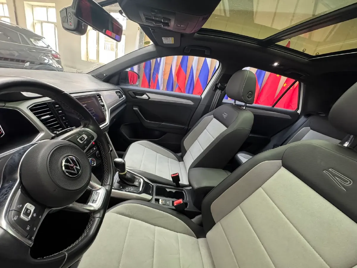 2022 Volkswagen T-Roc 1.4T 150HP L4 7DCT,autocango,china used car exporter,china ev exporter,chinese used car exporter,chinese used ev exporter