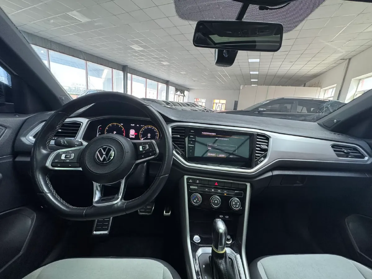 2022 Volkswagen T-Roc 1.4T 150HP L4 7DCT,autocango,china used car exporter,china ev exporter,chinese used car exporter,chinese used ev exporter