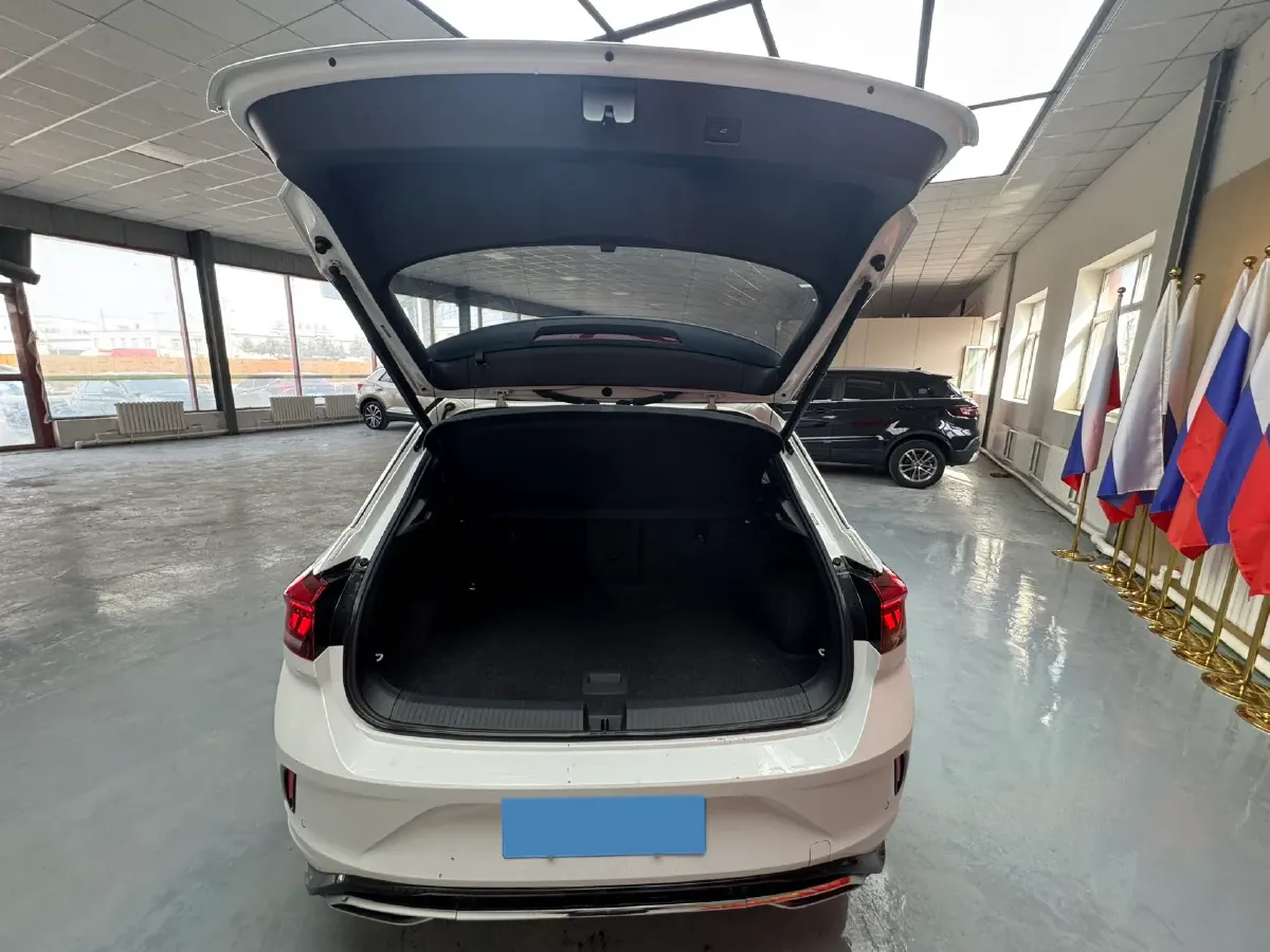 2022 Volkswagen T-Roc 1.4T 150HP L4 7DCT,autocango,china used car exporter,china ev exporter,chinese used car exporter,chinese used ev exporter
