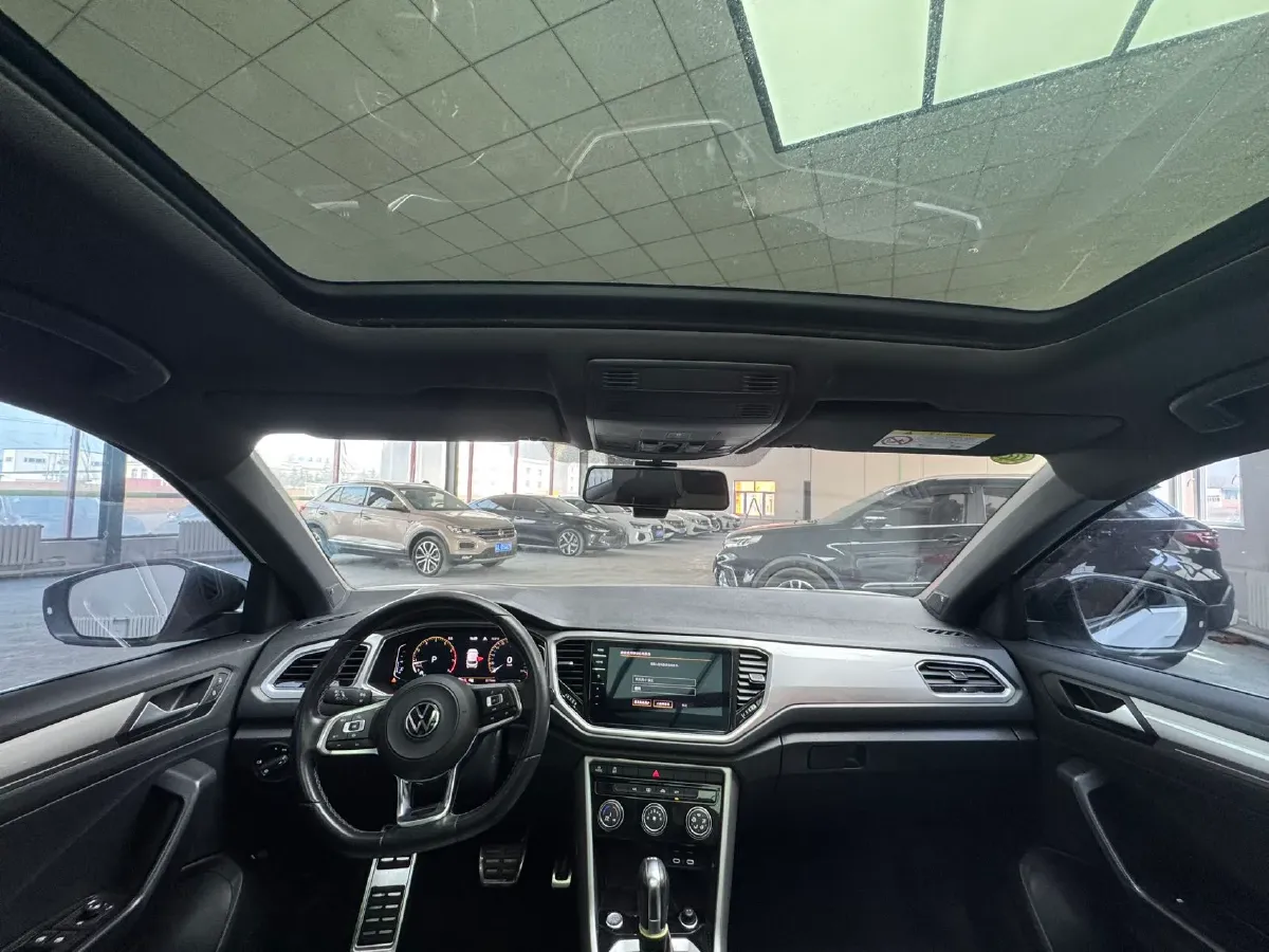 2022 Volkswagen T-Roc 1.4T 150HP L4 7DCT,autocango,china used car exporter,china ev exporter,chinese used car exporter,chinese used ev exporter