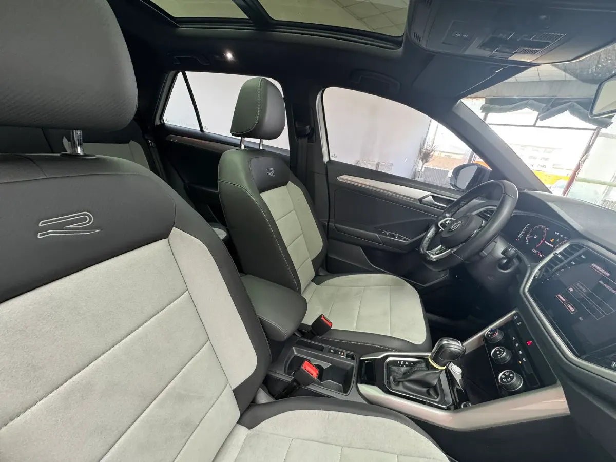 2022 Volkswagen T-Roc 1.4T 150HP L4 7DCT,autocango,china used car exporter,china ev exporter,chinese used car exporter,chinese used ev exporter