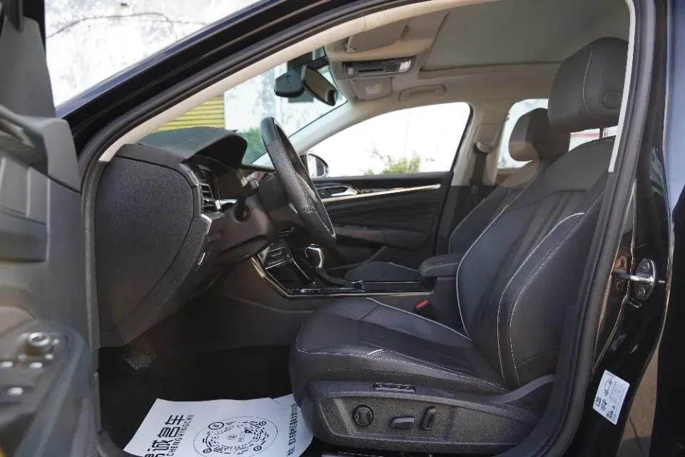 2024 Volkswagen Passat 2.0T 186HP L4 7DCT,autocango,china used car exporter,china ev exporter,chinese used car exporter,chinese used ev exporter