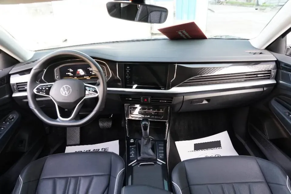 2024 Volkswagen Passat 2.0T 186HP L4 7DCT,autocango,china used car exporter,china ev exporter,chinese used car exporter,chinese used ev exporter