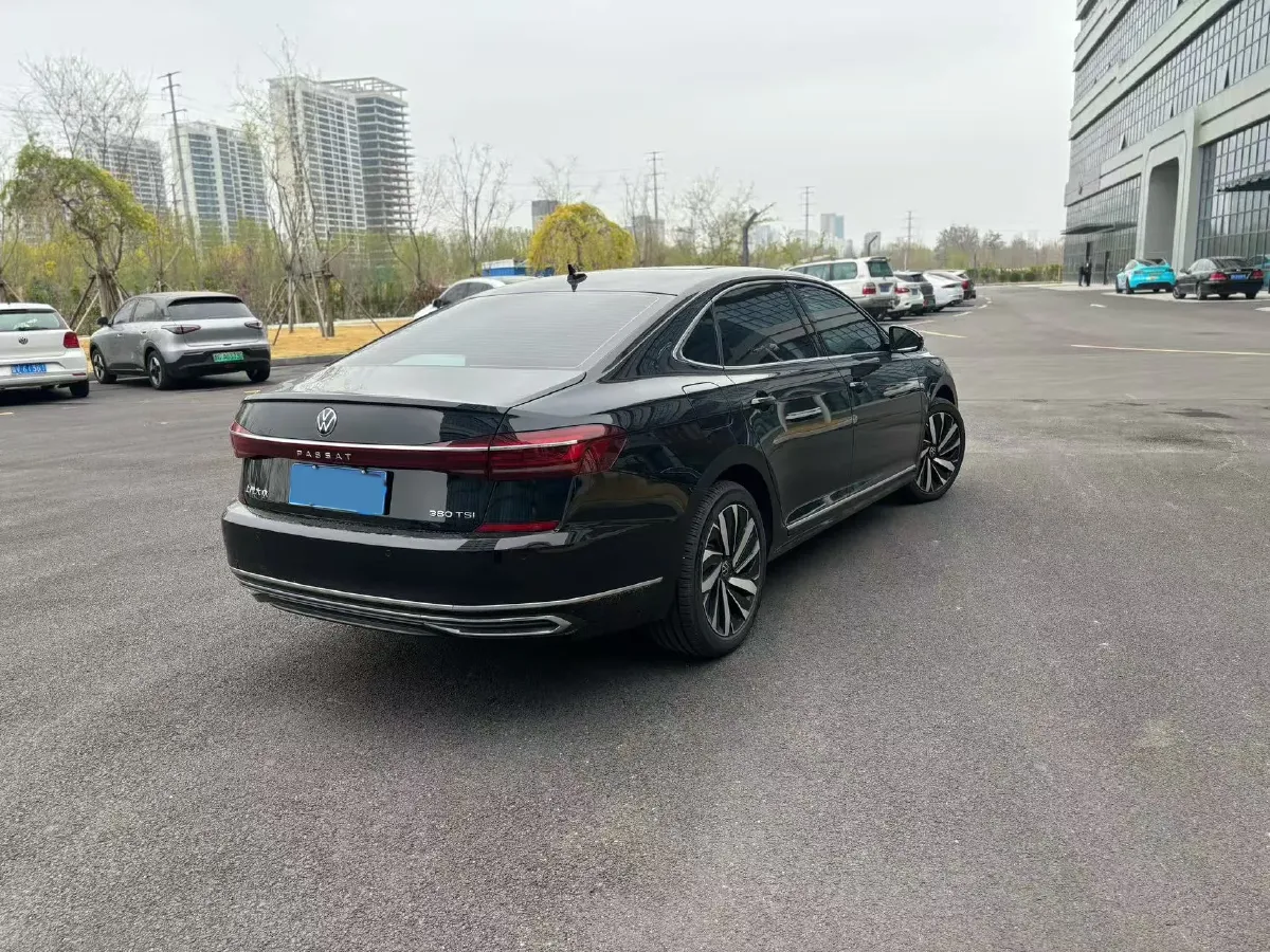 2025 Volkswagen Passat 2.0T 220HP L4 7DCT,autocango,china used car exporter,china ev exporter,chinese used car exporter,chinese used ev exporter