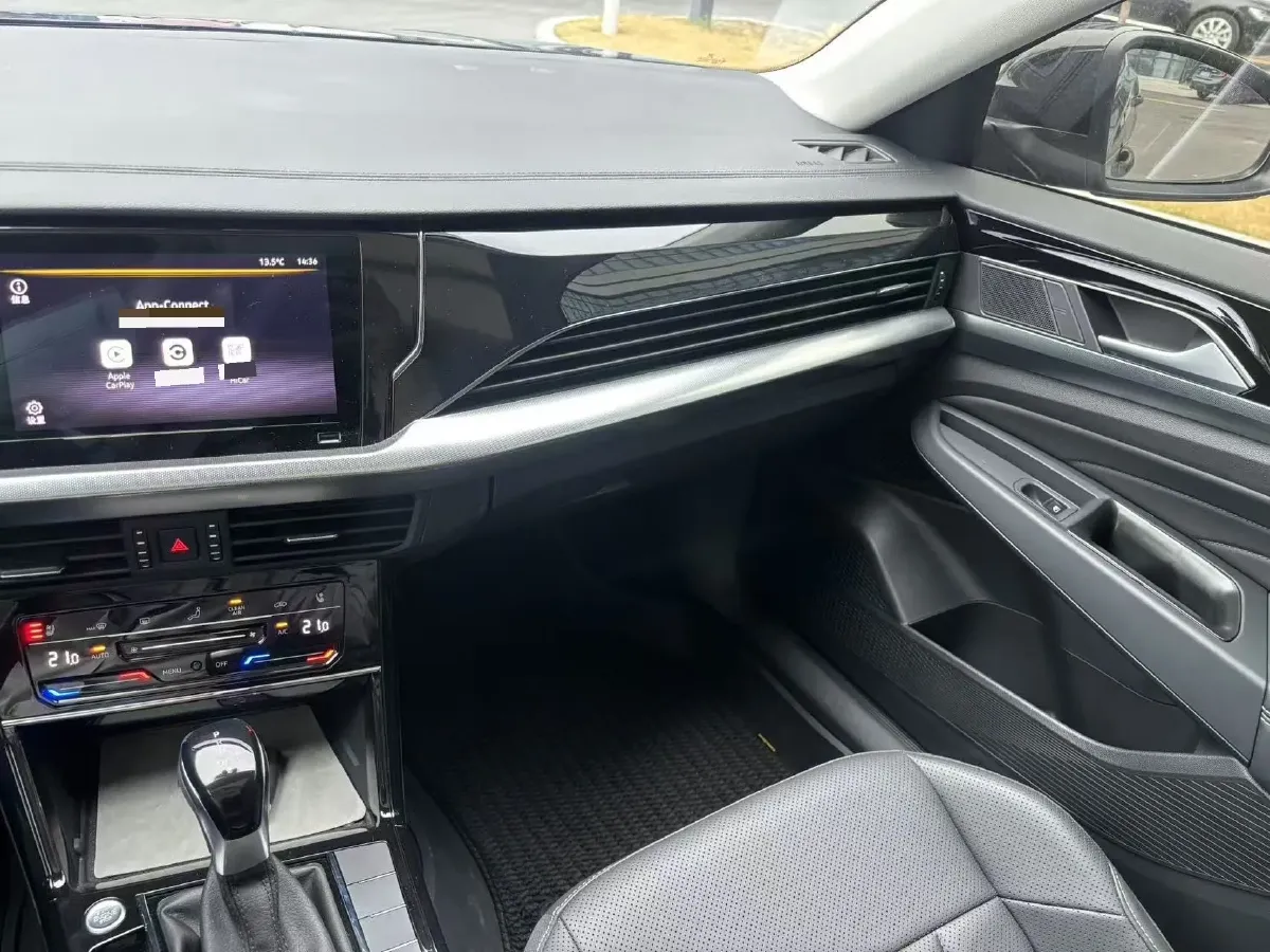 2025 Volkswagen Passat 2.0T 220HP L4 7DCT,autocango,china used car exporter,china ev exporter,chinese used car exporter,chinese used ev exporter