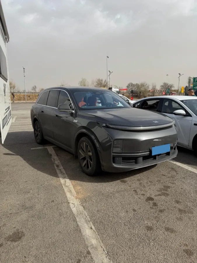 2023 Li L8 Range Extended 154HP REEV 40.9KWH,autocango,china used car exporter,china ev exporter,chinese used car exporter,chinese used ev exporter