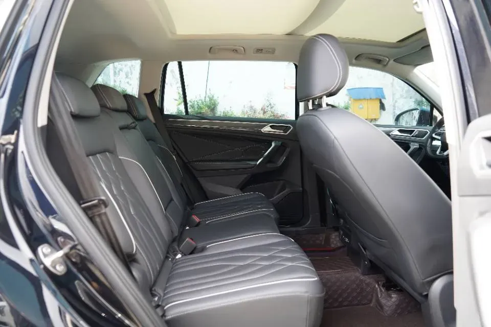 2024 Volkswagen Tiguan L 2.0T 186HP L4 7DCT,autocango,china used car exporter,china ev exporter,chinese used car exporter,chinese used ev exporter