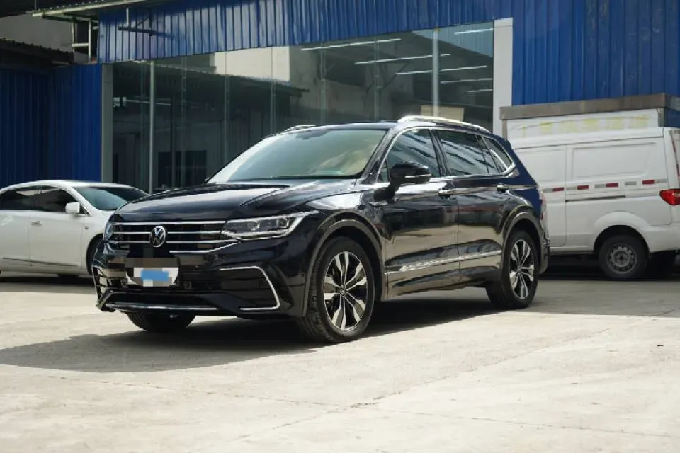 2024 Volkswagen Tiguan L 2.0T 186HP L4 7DCT,autocango,china used car exporter,china ev exporter,chinese used car exporter,chinese used ev exporter