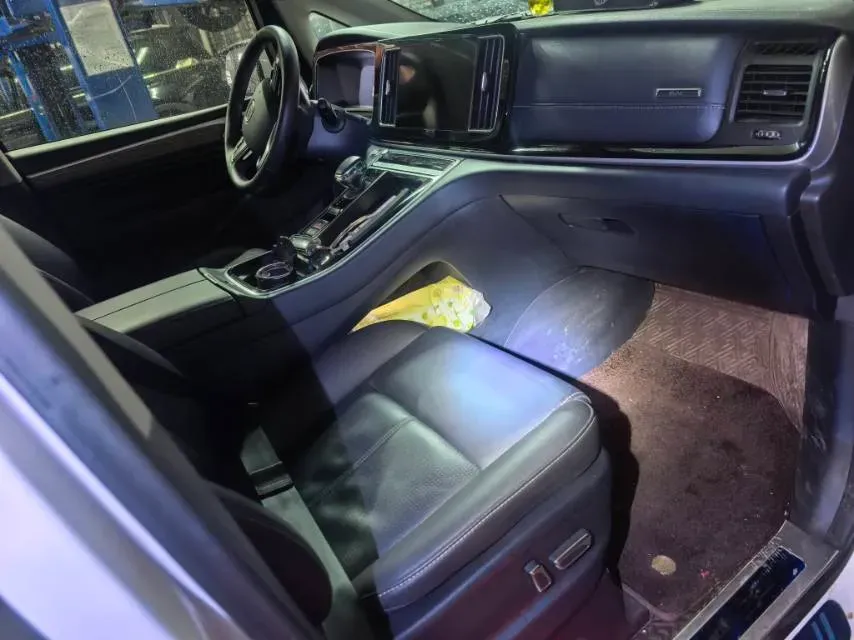 2023 GAC Trumpchi M8 2.0T 252HP L4 8AT,autocango,china used car exporter,china ev exporter,chinese used car exporter,chinese used ev exporter