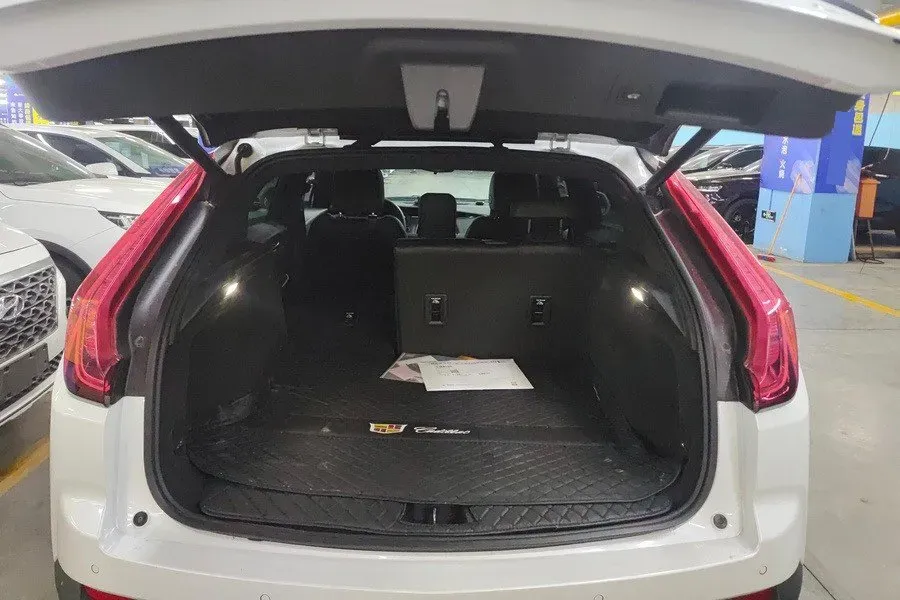 2022 Cadillac XT4 2.0T 237HP L4 9AT,autocango,china used car exporter,china ev exporter,chinese used car exporter,chinese used ev exporter