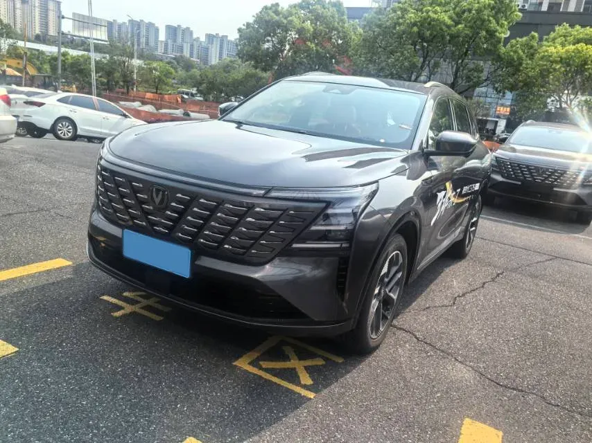 2025 ChangAn CS75 Plus 1.5T 192HP L4 8AT,autocango,china used car exporter,china ev exporter,chinese used car exporter,chinese used ev exporter
