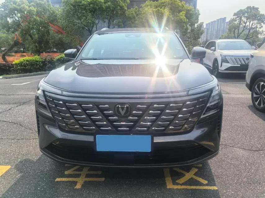 2025 ChangAn CS75 Plus 1.5T 192HP L4 8AT,autocango,china used car exporter,china ev exporter,chinese used car exporter,chinese used ev exporter