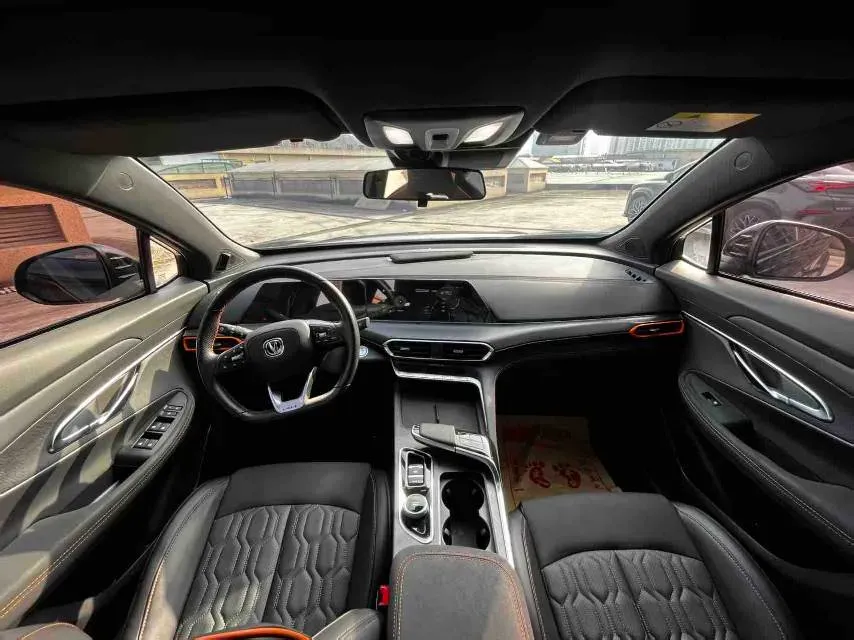 2022 ChangAn UNI-T 1.5T 188HP L4 7DCT,autocango,china used car exporter,china ev exporter,chinese used car exporter,chinese used ev exporter