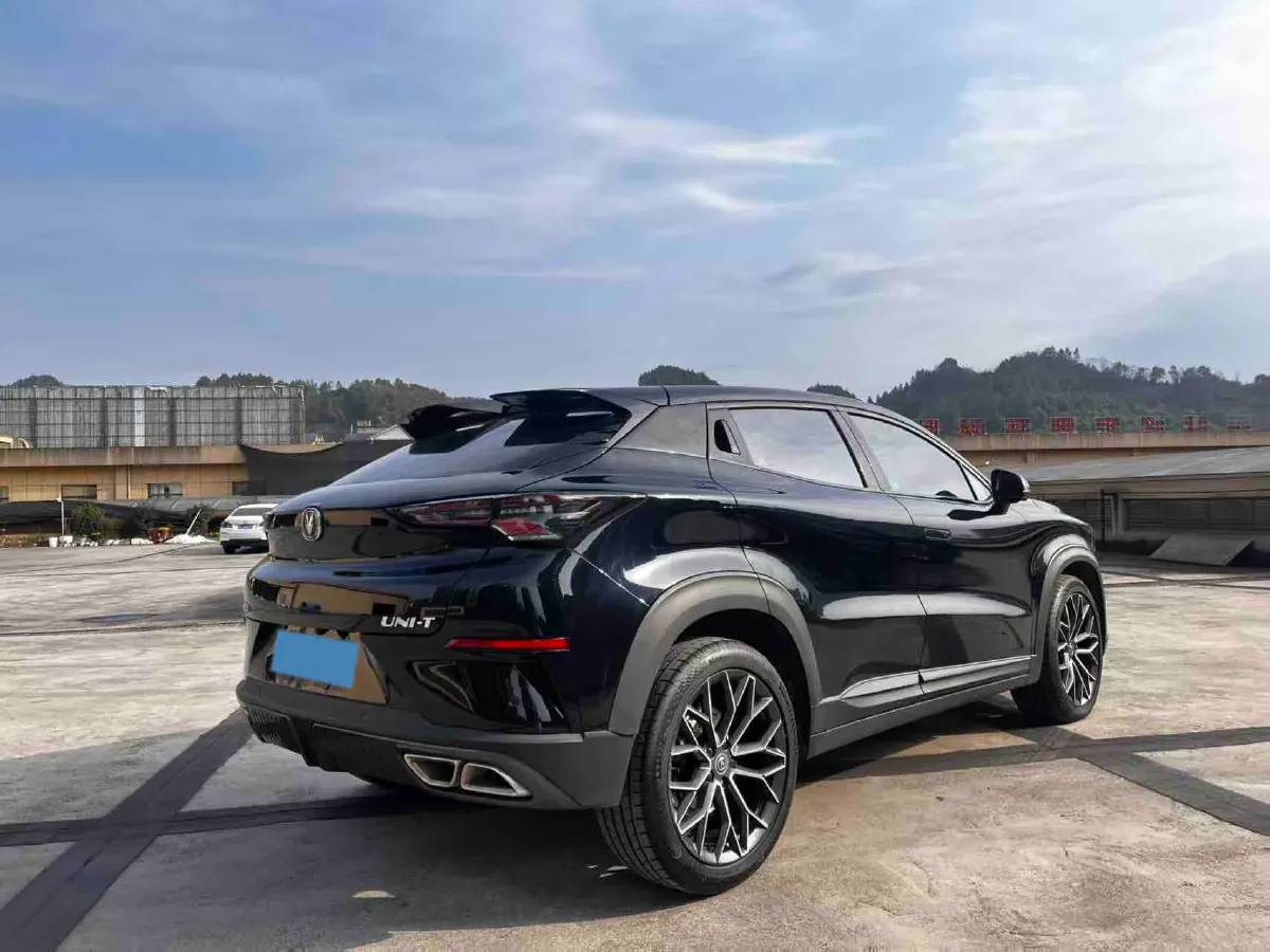 2022 ChangAn UNI-T 1.5T 188HP L4 7DCT,autocango,china used car exporter,china ev exporter,chinese used car exporter,chinese used ev exporter