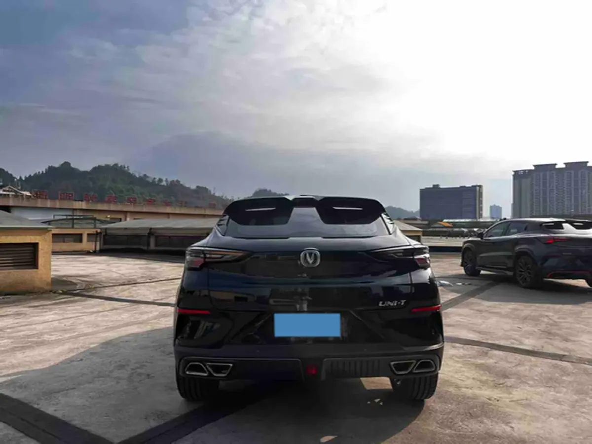 2022 ChangAn UNI-T 1.5T 188HP L4 7DCT,autocango,china used car exporter,china ev exporter,chinese used car exporter,chinese used ev exporter