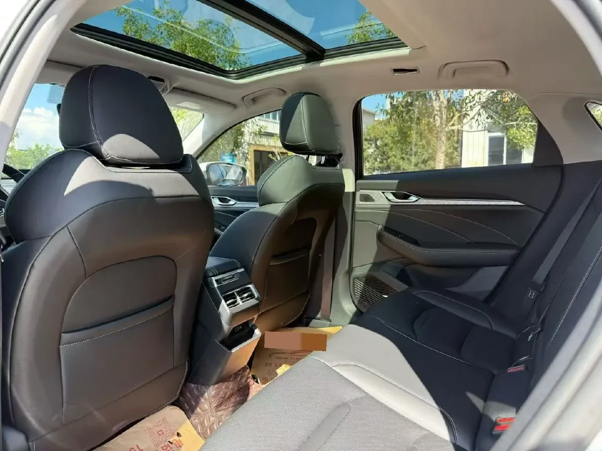 2021 Geely Preface 2.0T 190HP L4 7DCT,autocango,china used car exporter,china ev exporter,chinese used car exporter,chinese used ev exporter